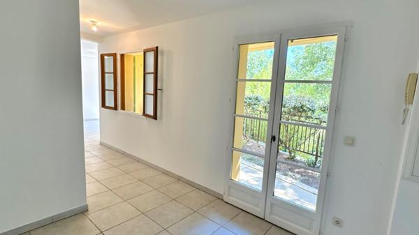 Grimaud - Appartement en duplex avec vue sur la plaine