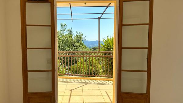 Grimaud - Appartement en duplex avec vue sur la plaine