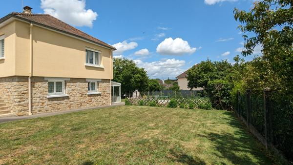 ACHAT-VENTE Pavillon SAINT-BERTHEVIN Type 7 proche Centre