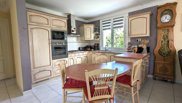 ACHAT-VENTE Pavillon SAINT-BERTHEVIN Type 7 proche Centre