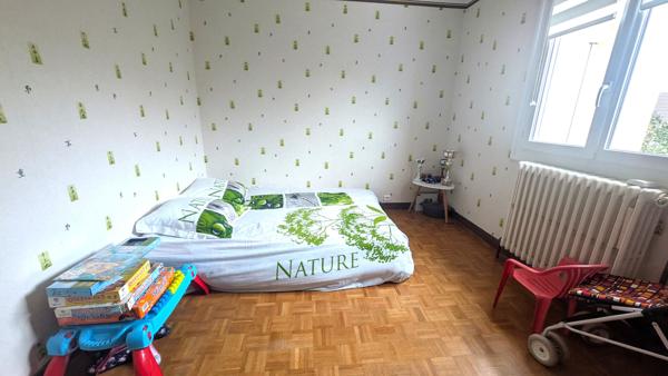 ACHAT-VENTE Pavillon SAINT-BERTHEVIN Type 7 proche Centre