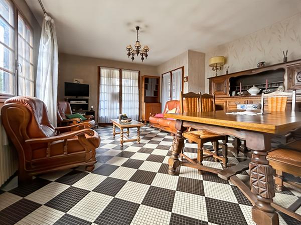 Maison de plain-pied tram avec jardin Un beau potentiel à révéler