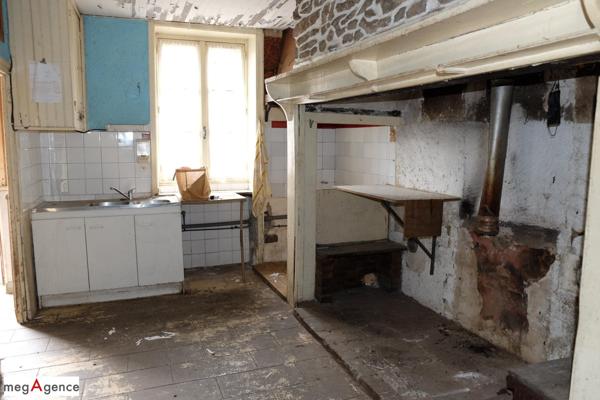 Maison à LAGRAULIERE, 19700 - 8 pièces 150m²