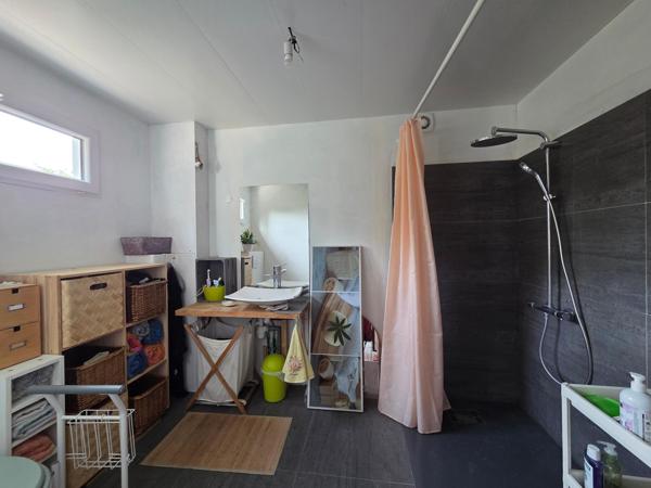Maison avec 3 chambres, secteur calme