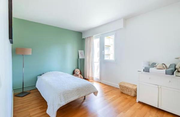 Hyper-centre Orgeval -Appartement lumineux balcons