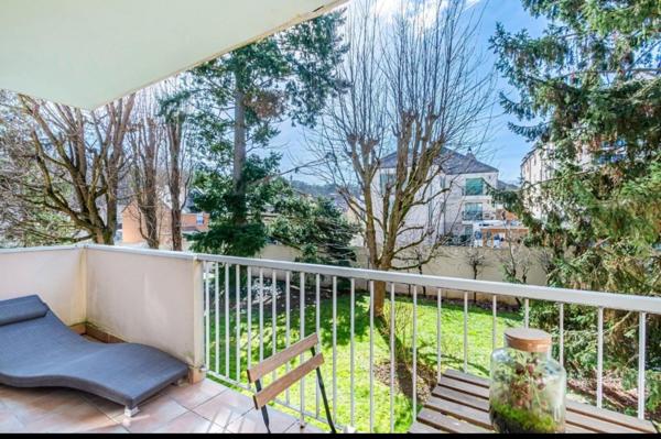 Hyper-centre Orgeval -Appartement lumineux balcons