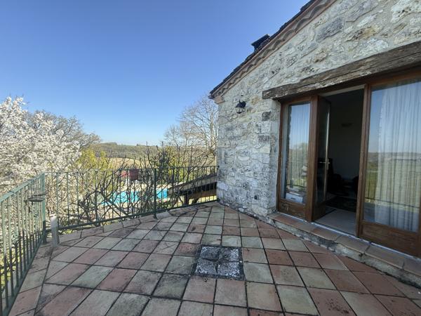 Penne-d'Agenais (47140) LOT ET GARONNE Secteur Penne d-Agenais Charmant Ensemble en Pierre avec Piscine avec hectare terrain