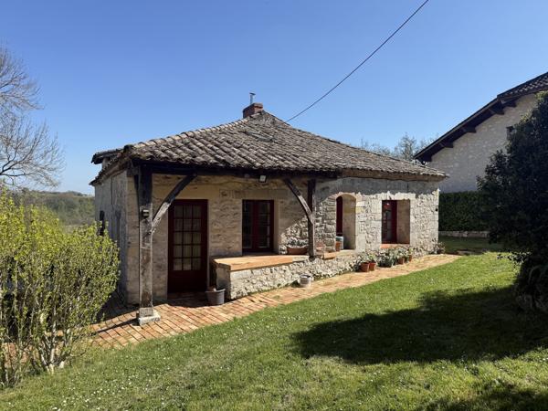 Penne-d'Agenais (47140) LOT ET GARONNE Secteur Penne d-Agenais Charmant Ensemble en Pierre avec Piscine avec hectare terrain