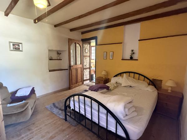 Penne-d'Agenais (47140) LOT ET GARONNE Secteur Penne d-Agenais Charmant Ensemble en Pierre avec Piscine avec hectare terrain