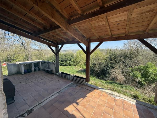 Penne-d'Agenais (47140) LOT ET GARONNE Secteur Penne d-Agenais Charmant Ensemble en Pierre avec Piscine avec hectare terrain