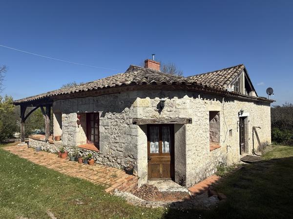 Penne-d'Agenais (47140) LOT ET GARONNE Secteur Penne d-Agenais Charmant Ensemble en Pierre avec Piscine avec hectare terrain