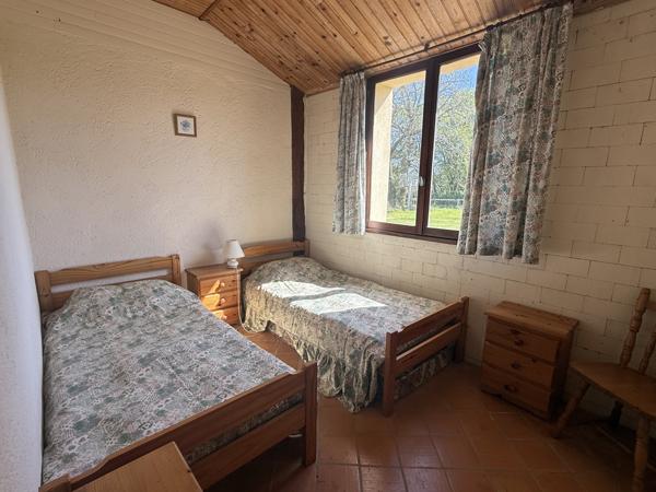 Penne-d'Agenais (47140) LOT ET GARONNE Secteur Penne d-Agenais Charmant Ensemble en Pierre avec Piscine avec hectare terrain