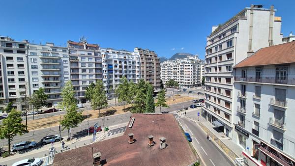 Appartement Grenoble 3 pièce(s) 65.46 m2