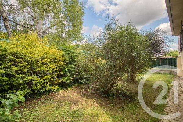 Maison à vendre  5 pièces - 82,40 m 2   ERMONT  - 95