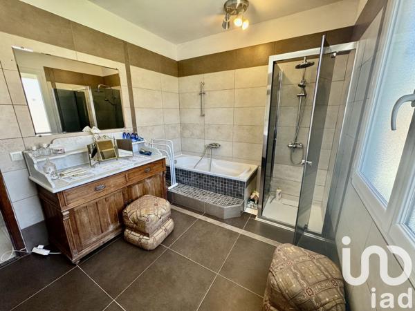 Maison d’architecte 7 pièces de 277 m² à Beaucaire (30300)