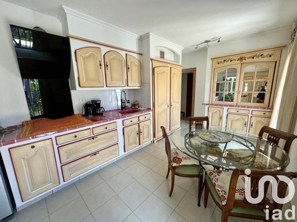 Maison d’architecte 7 pièces de 277 m² à Beaucaire (30300)