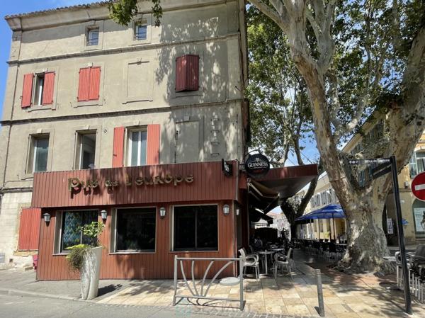 BAR - PUB  HYPERCENTRE  ISTRES: Fonds de commerce  Libre de brasseur