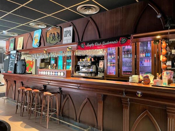 BAR - PUB  HYPERCENTRE  ISTRES: Fonds de commerce  Libre de brasseur