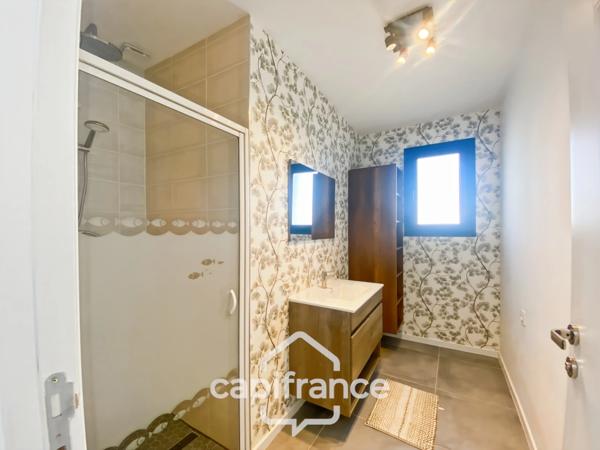 À Vendre : Maison Neuve de 2024 - Plain-pied Moderne et Équipée à Rochefort 17300