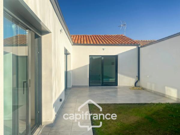 À Vendre : Maison Neuve de 2024 - Plain-pied Moderne et Équipée à Rochefort 17300