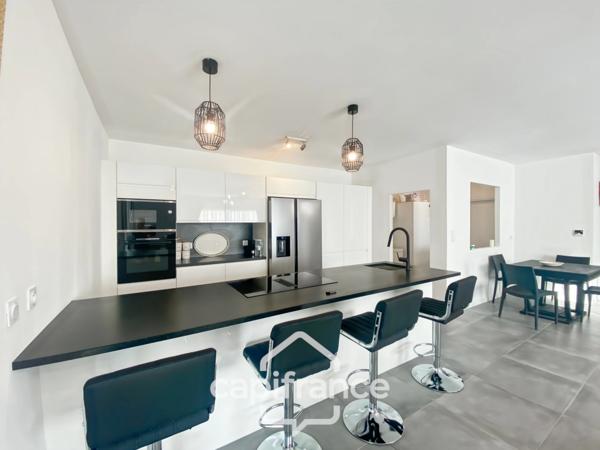 À Vendre : Maison Neuve de 2024 - Plain-pied Moderne et Équipée à Rochefort 17300