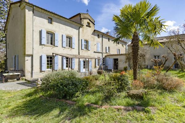 Belle maison de maître avec parc - REF. VM433