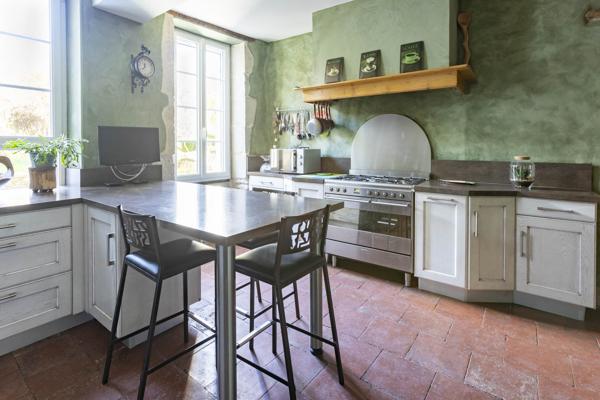Belle maison de maître avec parc - REF. VM433