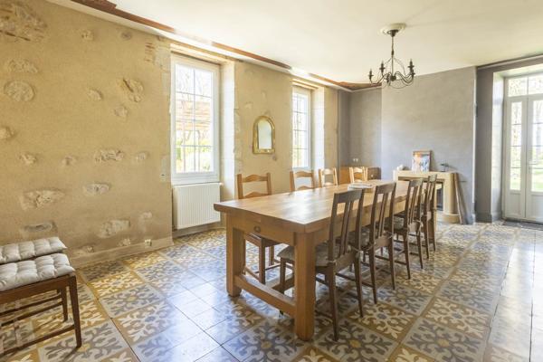 Belle maison de maître avec parc - REF. VM433