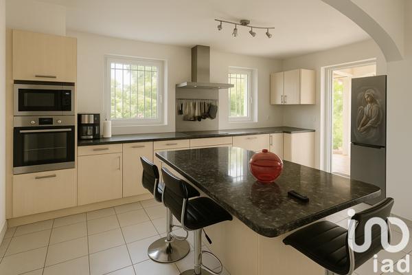 Maison à vendre 6 pièces 197 m² Châteauneuf-Grasse