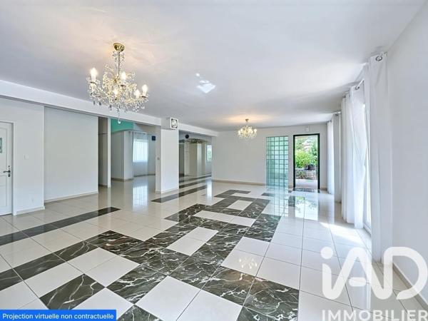 Maison à vendre 6 pièces 197 m² Châteauneuf-Grasse