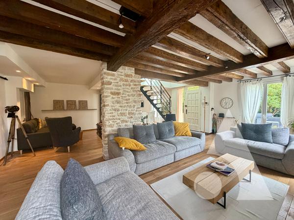 Maison 6 pièces 159.96 m2