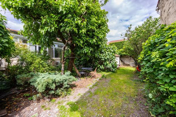 ECHOPPE DE PLAIN PIED AVEC JARDIN ET STATIONNEMENT A BORDEAUX CAUDERAN PRIMEROSE