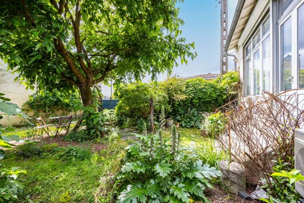 ECHOPPE DE PLAIN PIED AVEC JARDIN ET STATIONNEMENT A BORDEAUX CAUDERAN PRIMEROSE