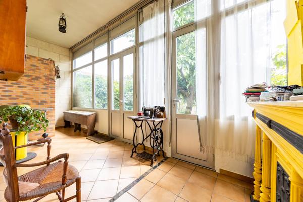 ECHOPPE DE PLAIN PIED AVEC JARDIN ET STATIONNEMENT A BORDEAUX CAUDERAN PRIMEROSE