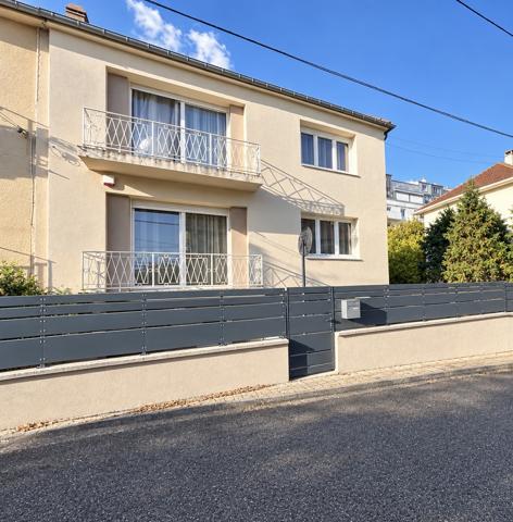 SABLON : Maison de ville 6 pièces 130m2