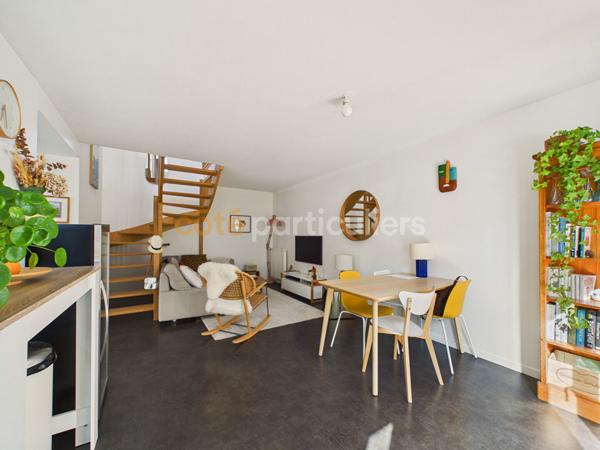 Vente
                Maison64 m² - 3 Pièces -
                    BORDEAUX (33200)