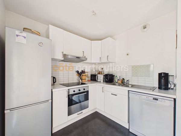 Vente
                Maison64 m² - 3 Pièces -
                    BORDEAUX (33200)