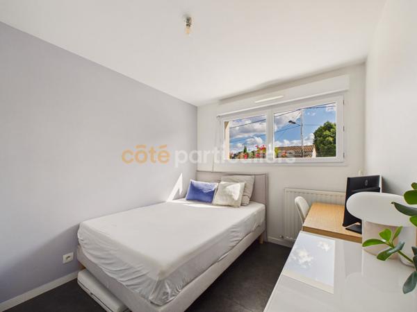 Vente
                Maison64 m² - 3 Pièces -
                    BORDEAUX (33200)