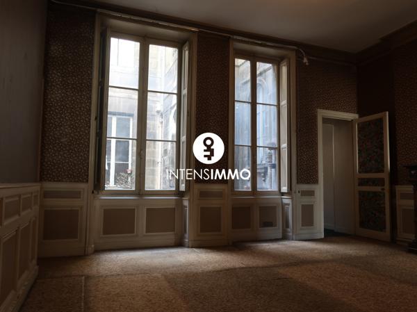 Appartement 3 pièces - 122m² - Bordeaux - Sainte Catherine 399 000 € f t