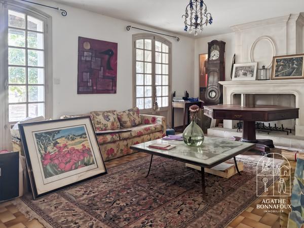 Maison provençale 226 m2 à rénover sur 5000 m2 de terrain