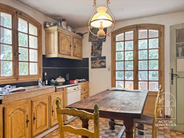 Maison provençale 226 m2 à rénover sur 5000 m2 de terrain