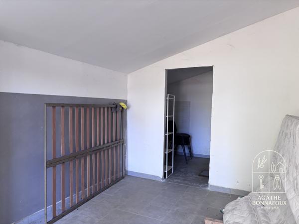 Maison provençale 226 m2 à rénover sur 5000 m2 de terrain
