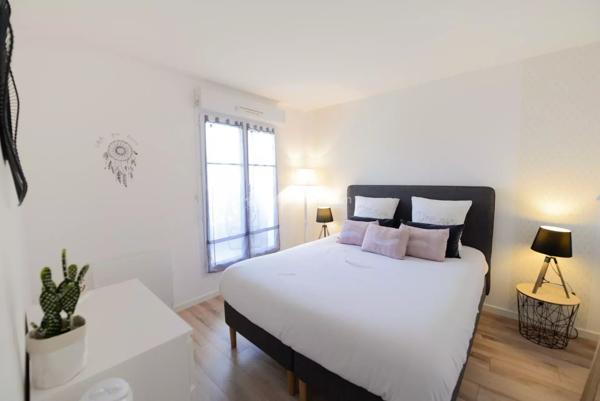 Vente                                                      Appartement
                        
                     3 pièces                      63 m2                     à Serris