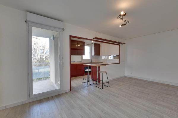 VASTE 2 PIÈCES + CUISINE DE 50M² ECHIROLLES RUE PAUL HÉROULT