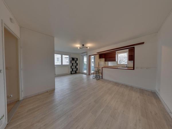 VASTE 2 PIÈCES + CUISINE DE 50M² ECHIROLLES RUE PAUL HÉROULT