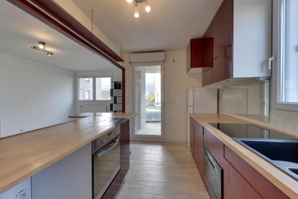 VASTE 2 PIÈCES + CUISINE DE 50M² ECHIROLLES RUE PAUL HÉROULT