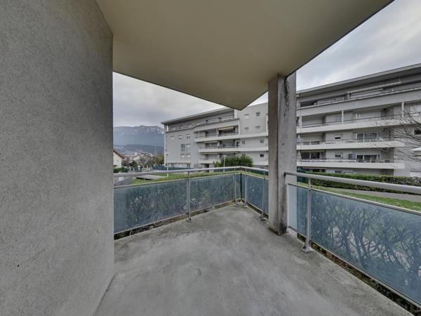 VASTE 2 PIÈCES + CUISINE DE 50M² ECHIROLLES RUE PAUL HÉROULT