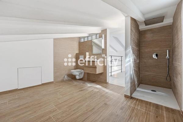 Maison
         4 pièces
        - 120 m² Bien prestige 983 000 € *