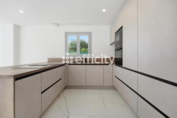 Maison
         4 pièces
        - 120 m² Bien prestige 983 000 € *