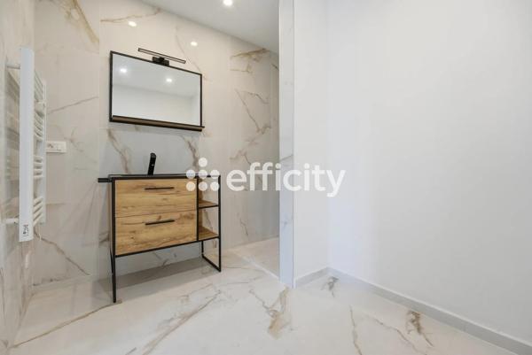 Maison
         4 pièces
        - 120 m² Bien prestige 983 000 € *